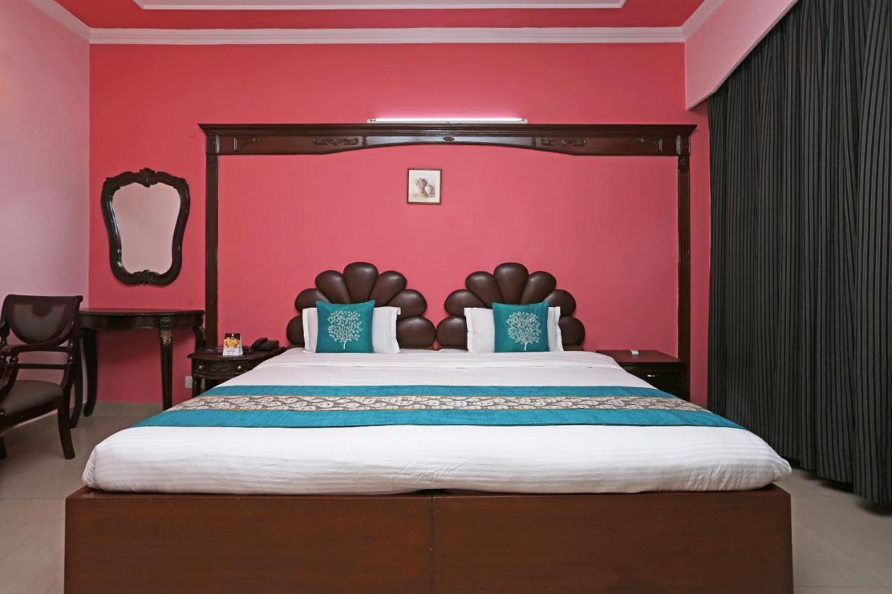 Oyo Near Mg Road Near Aravali Biodiversity Park Gurgaon Bagian luar foto